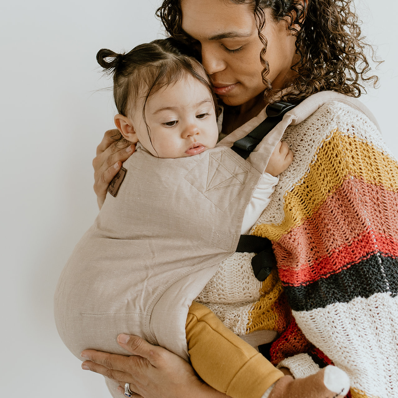 Newborn baby holder hot sale