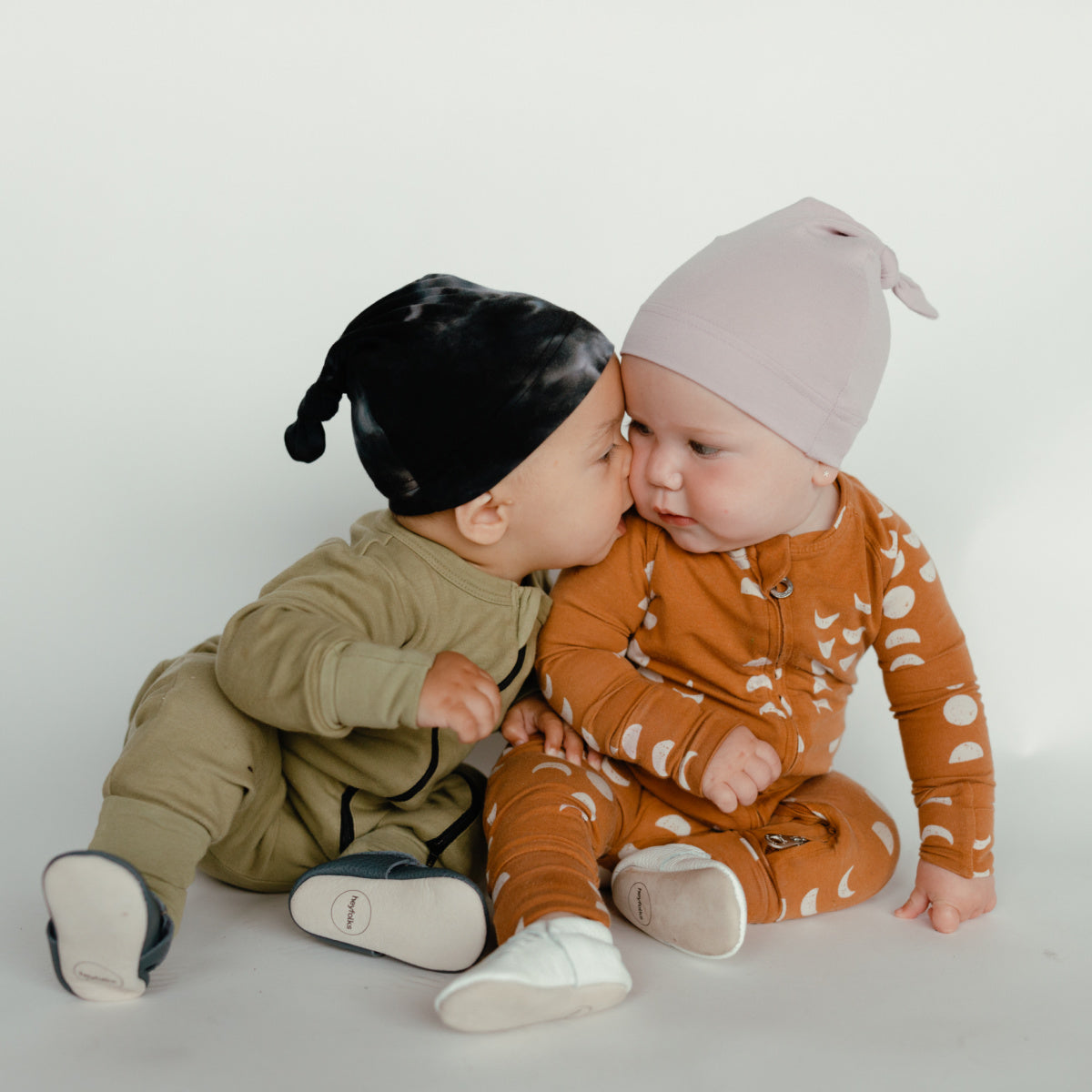 thumbnail image 2 of Laklulu 6 Pairs Newborn Mittens Baby Toddler Gloves Scratch Free Mittens For Babies 0-6 Months 2 of 10